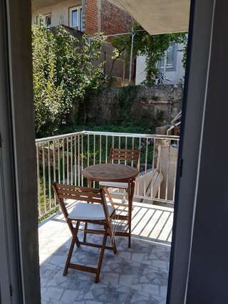 Проживание в семье APARTMANI PAVLOVIC Зеленика Номер-студио с террасой-6